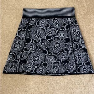 Title Nine skirt. Black & Gray. Size Small.